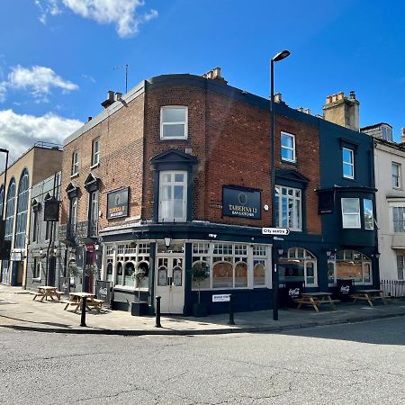Starboard Stays Southampton Exterior foto