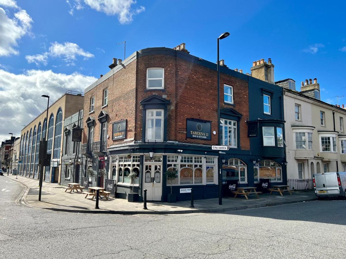 Starboard Stays Southampton Exterior foto
